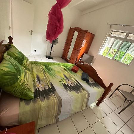 Appartements: Plage & Commerces A 200M Sainte-Anne  Exterior foto