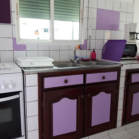Appartements: Plage & Commerces A 200M Sainte-Anne  Exterior foto