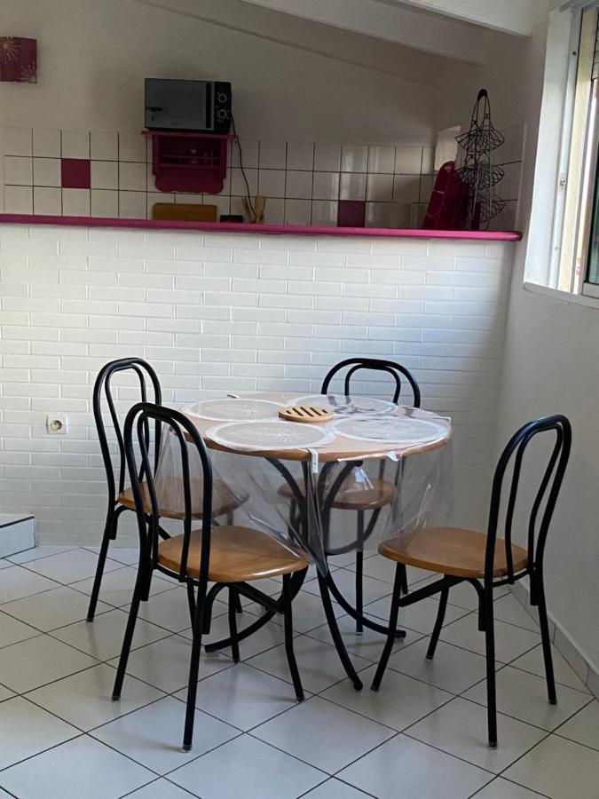 Appartements: Plage & Commerces A 200M Sainte-Anne  Exterior foto