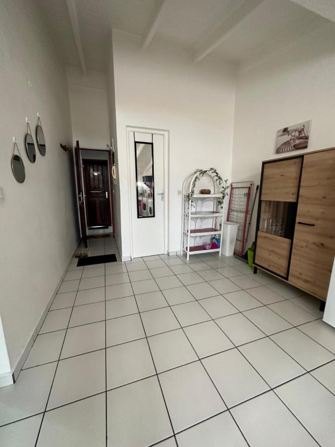 Appartements: Plage & Commerces A 200M Sainte-Anne  Exterior foto