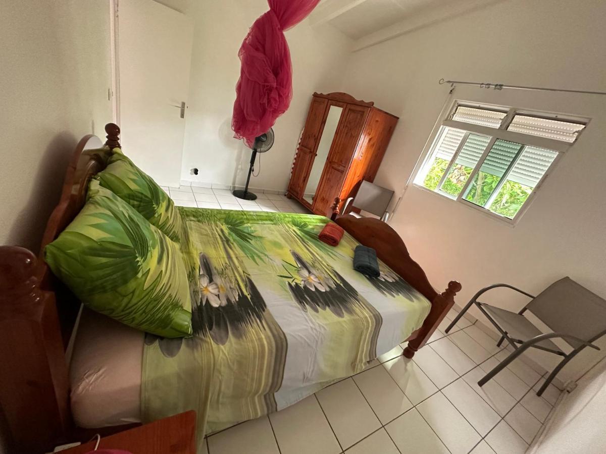 Appartements: Plage & Commerces A 200M Sainte-Anne  Exterior foto