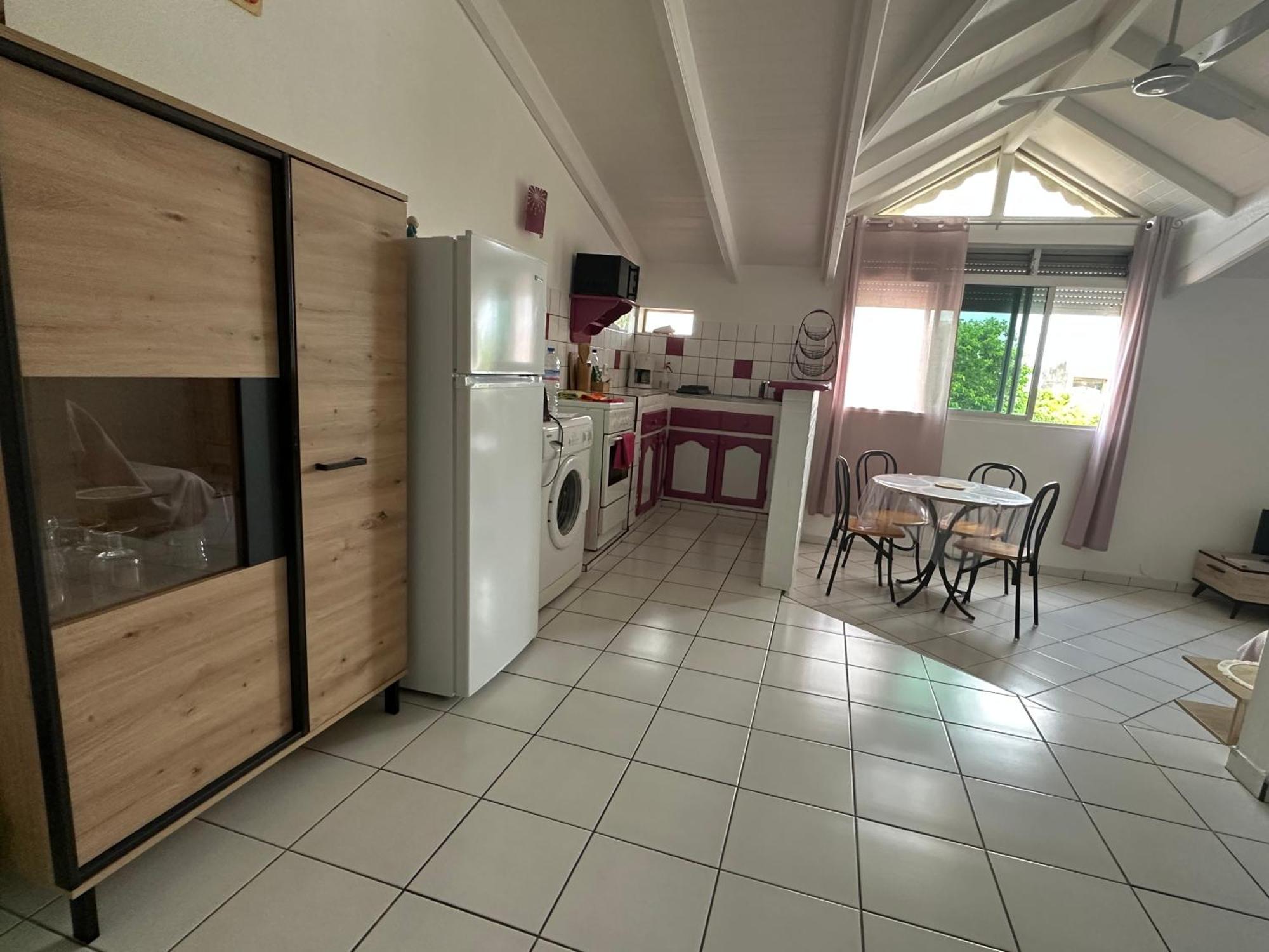 Appartements: Plage & Commerces A 200M Sainte-Anne  Exterior foto
